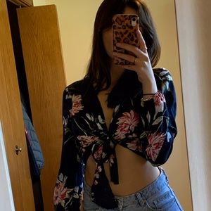 Flowered tie top